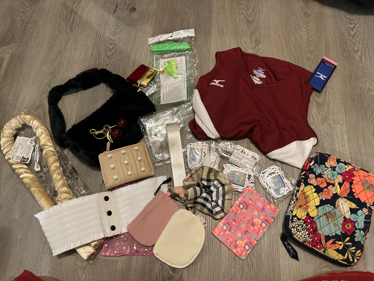 Mystery Reseller Bundle – Bags, Accessories & NWT Mizuno