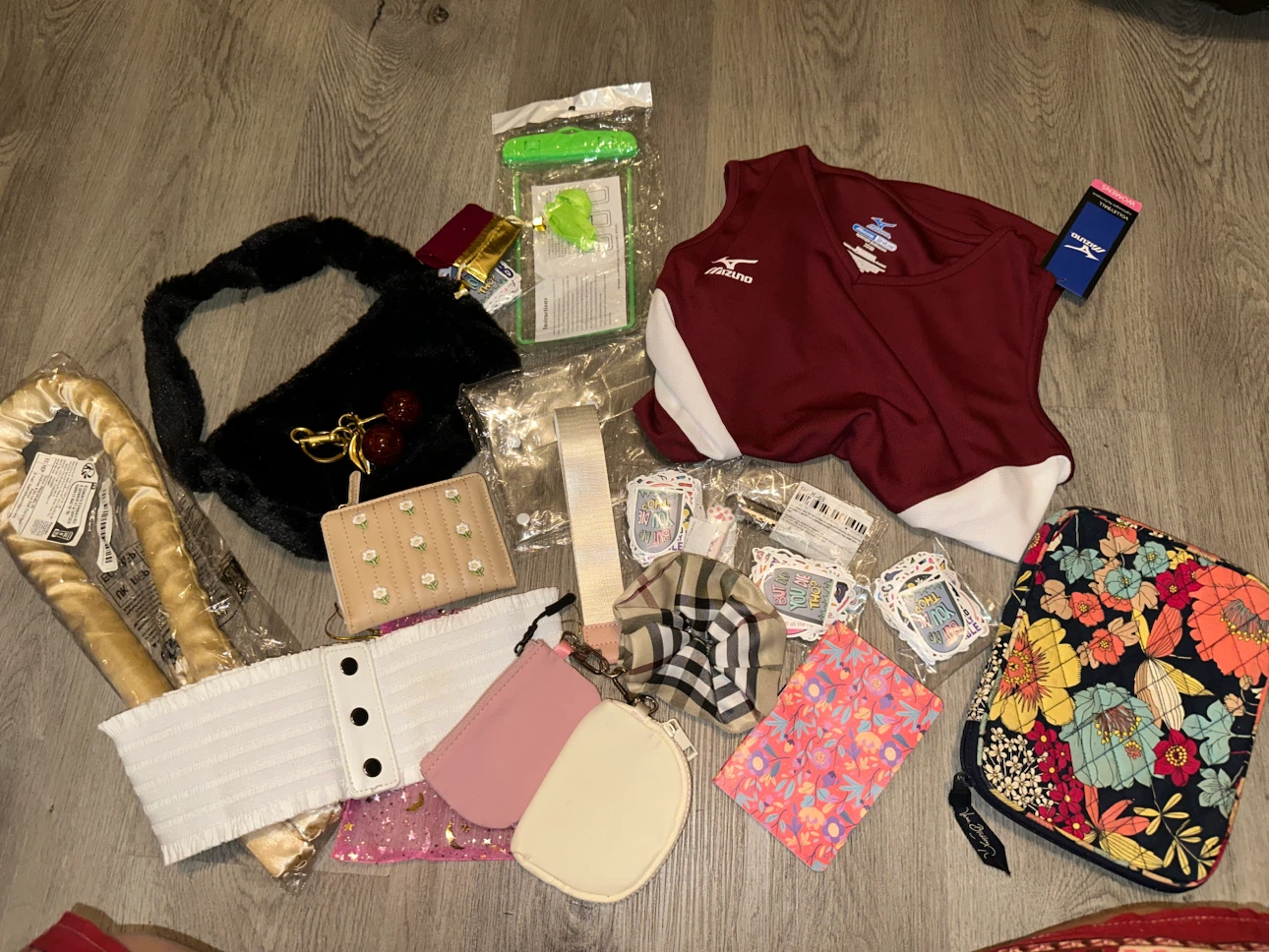 Mystery Reseller Bundle – Bags, Accessories & NWT Mizuno - photo 2
