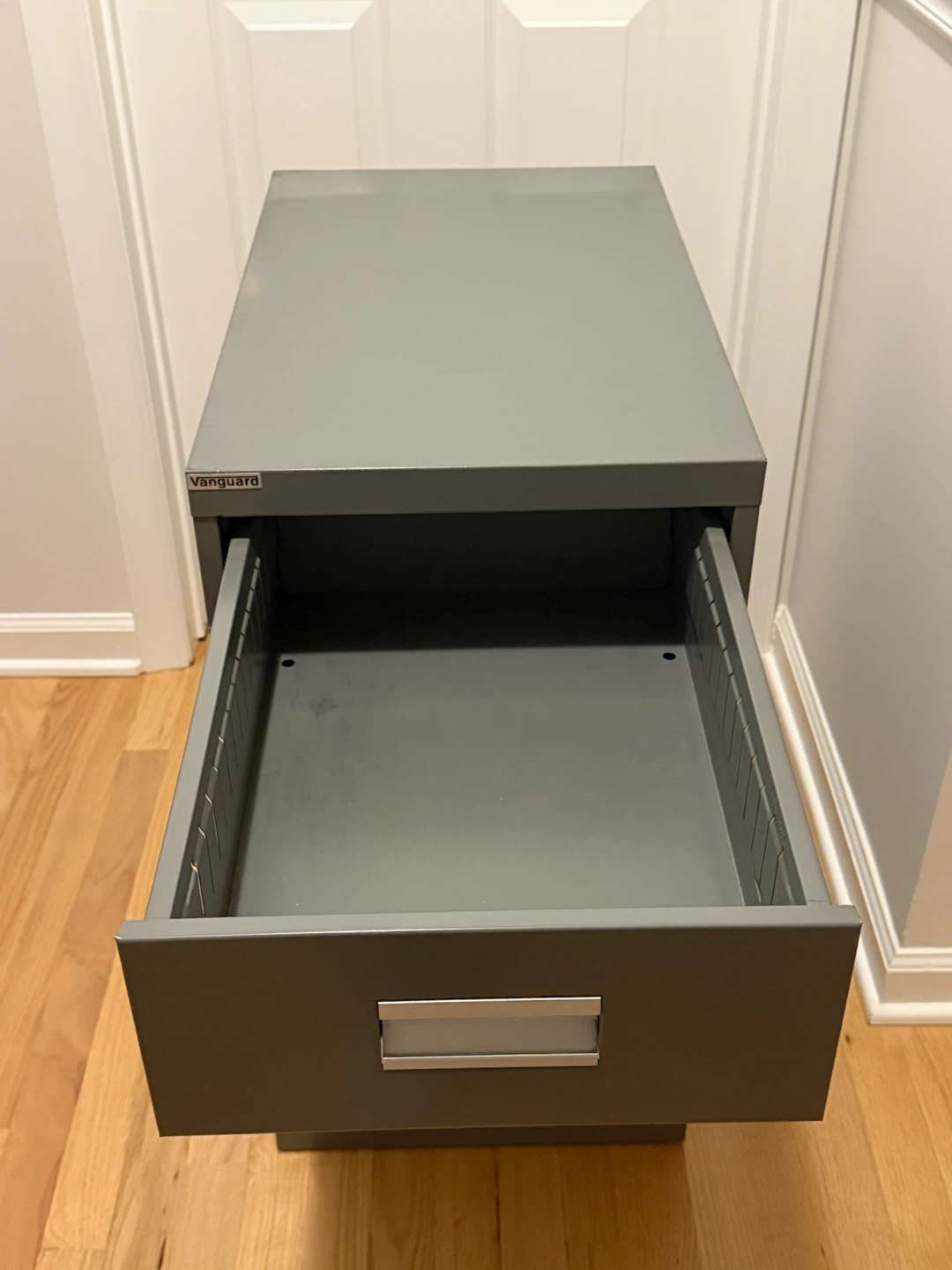 Vanguard 3-Drawer Filing Cabinet - photo 2