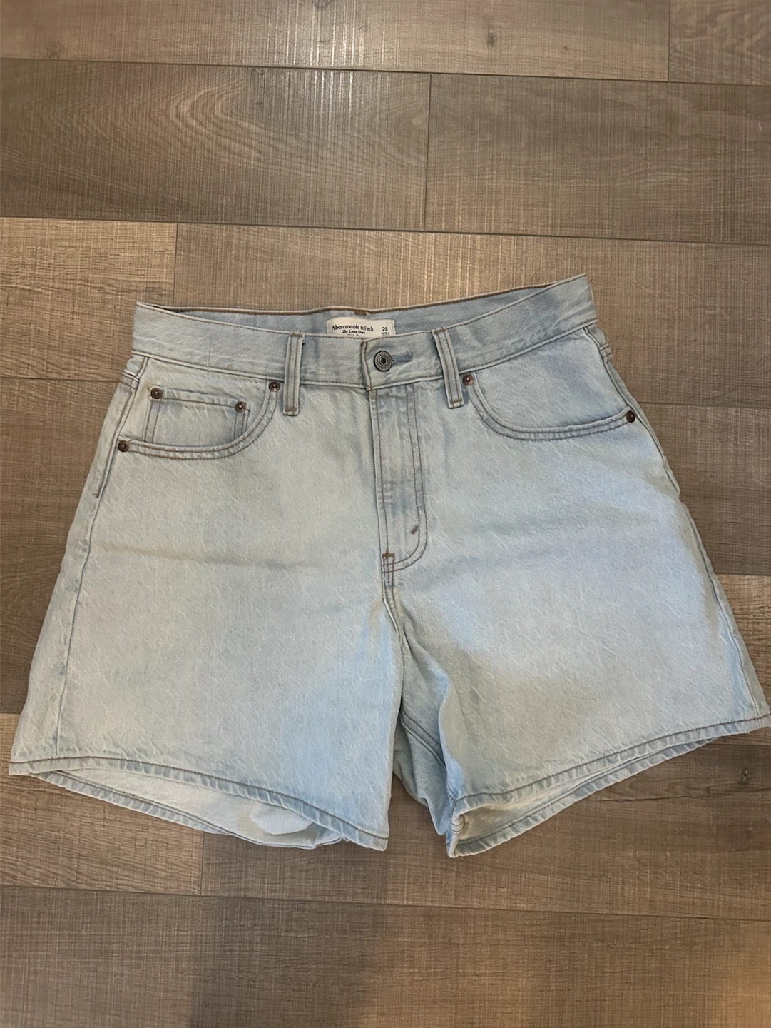 Abercrombie & Fitch High Rise Loose Shorts Size 28