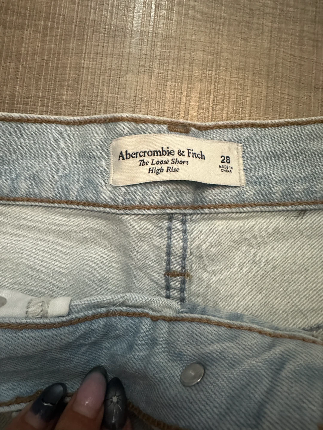 Abercrombie & Fitch High Rise Loose Shorts Size 28 - photo 2