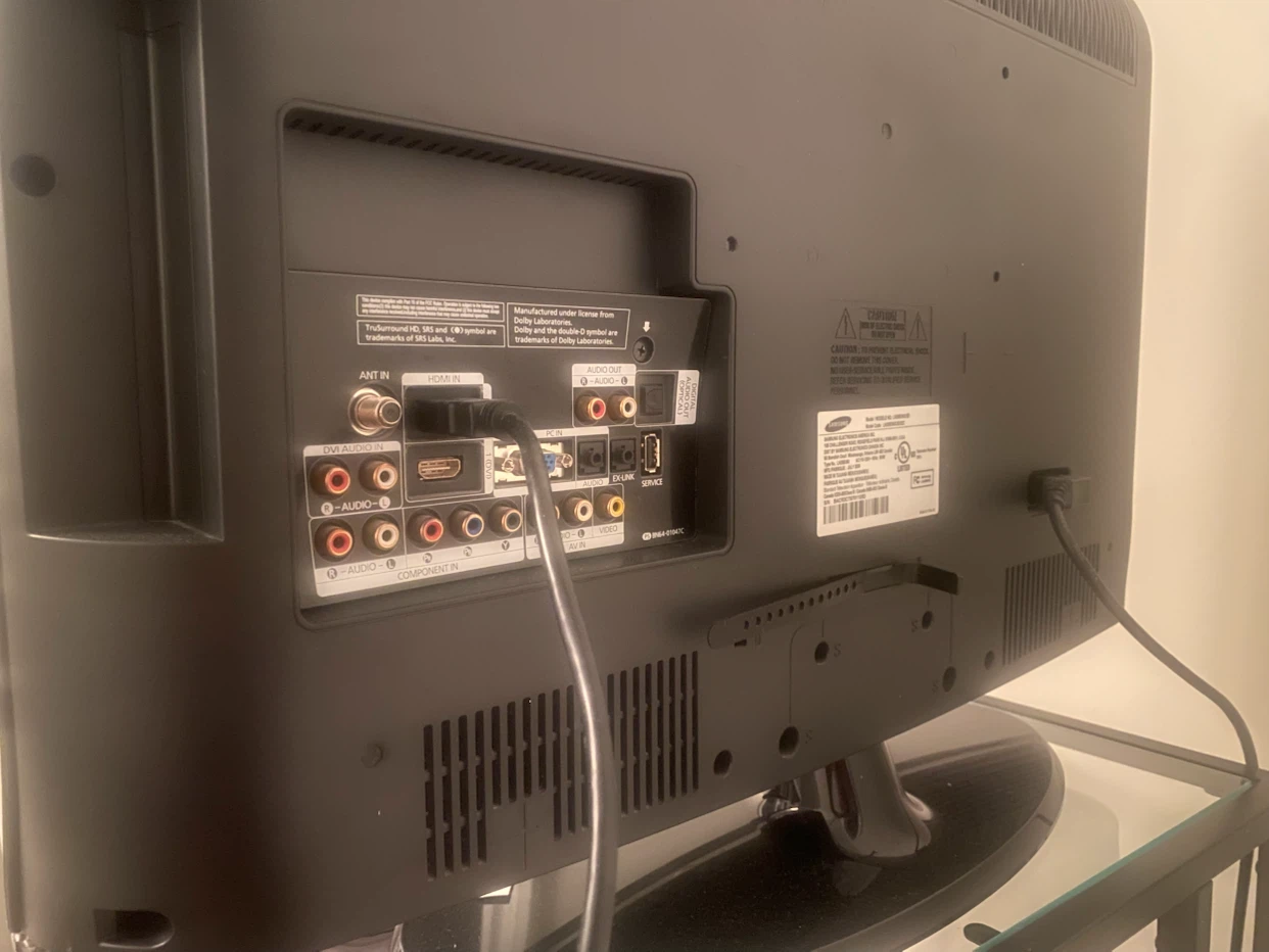 Samsung VINTAGE GAMING TV with Remote