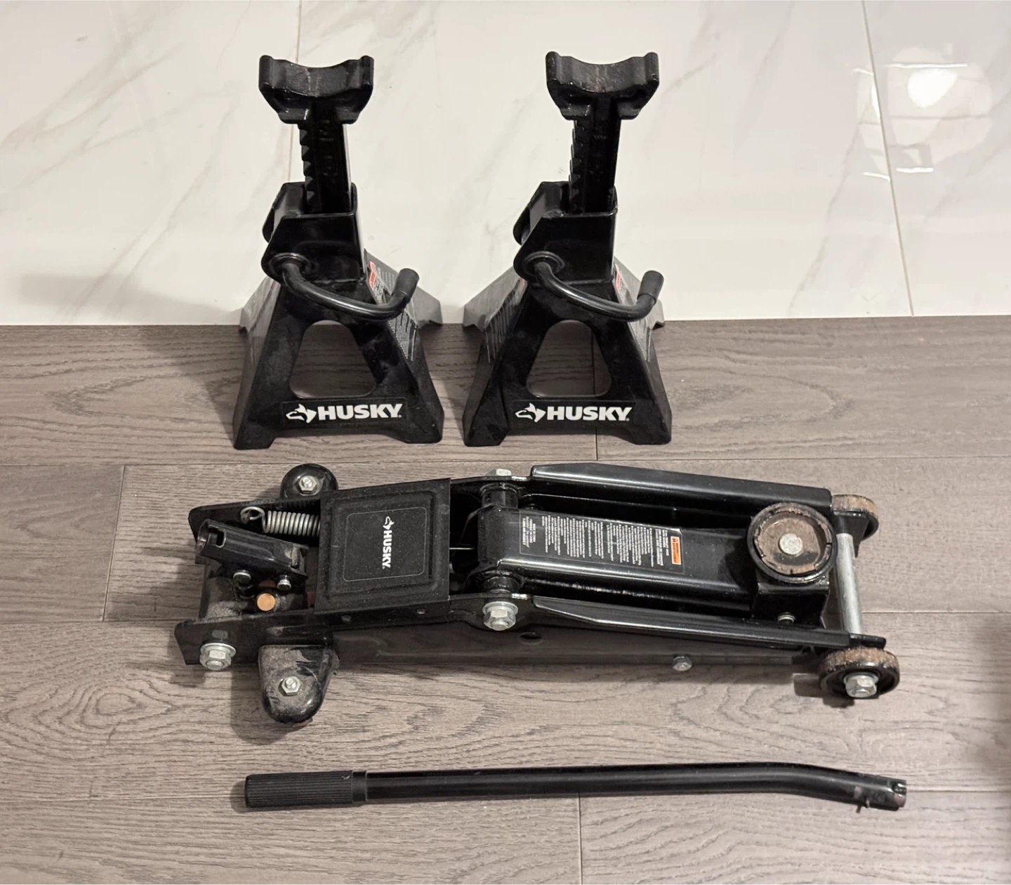 3 Ton Husky Hydraulic Floor Jack and Jack Stands