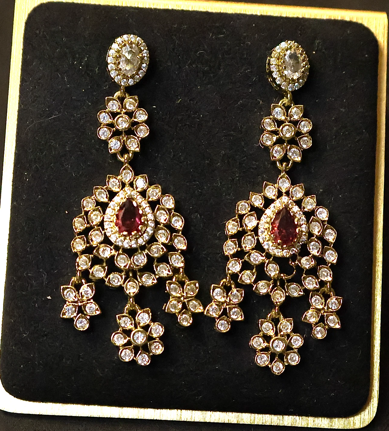 SEMI BRIDAL SET- BRAND NEW!!! - photo 3