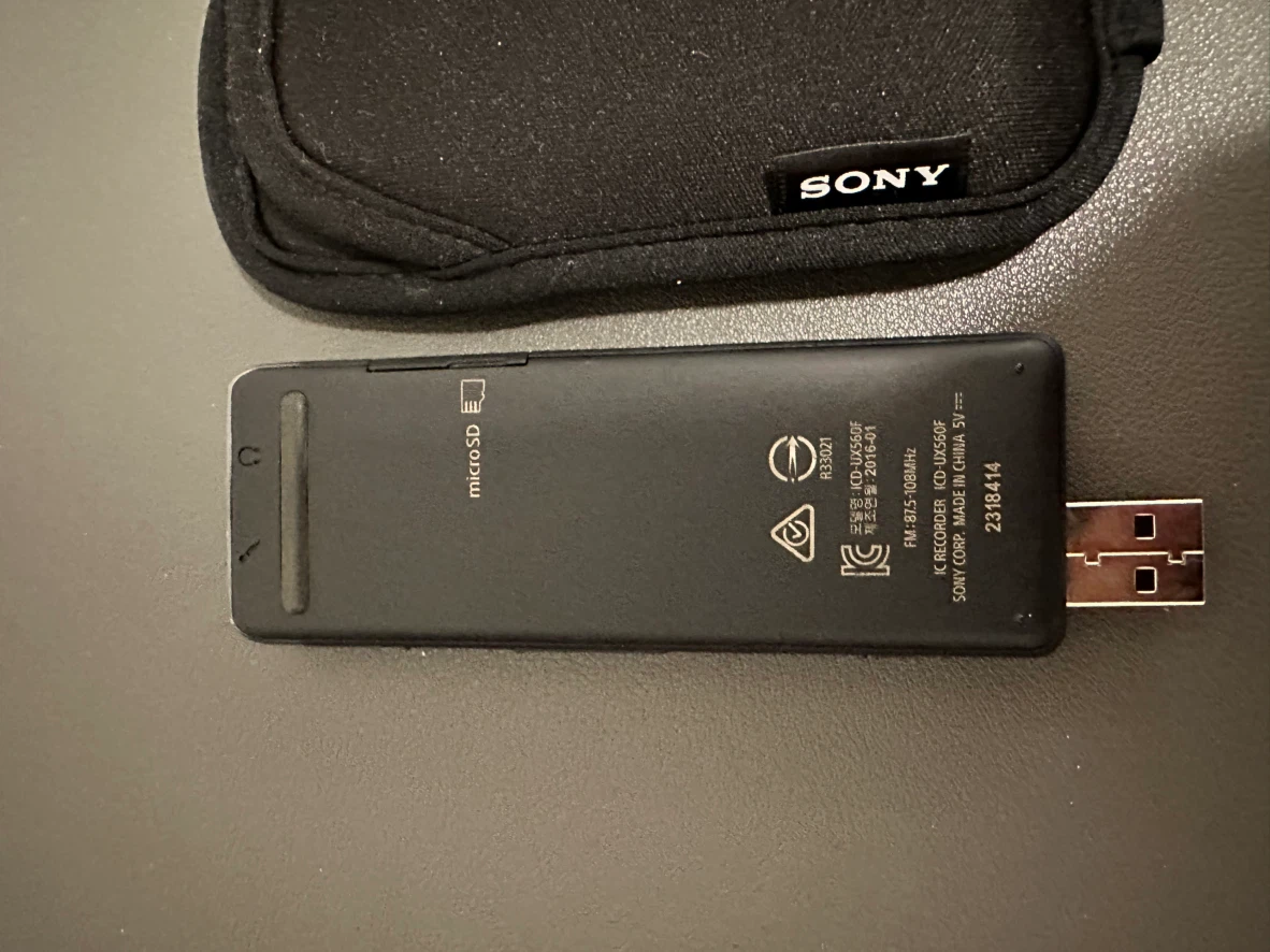 Moving sale - Sony ICD-UX560F Digital Voice Recorder - photo 3