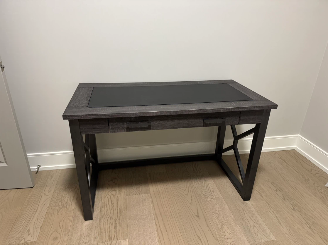 Modern office desk - great condition! - photo 3