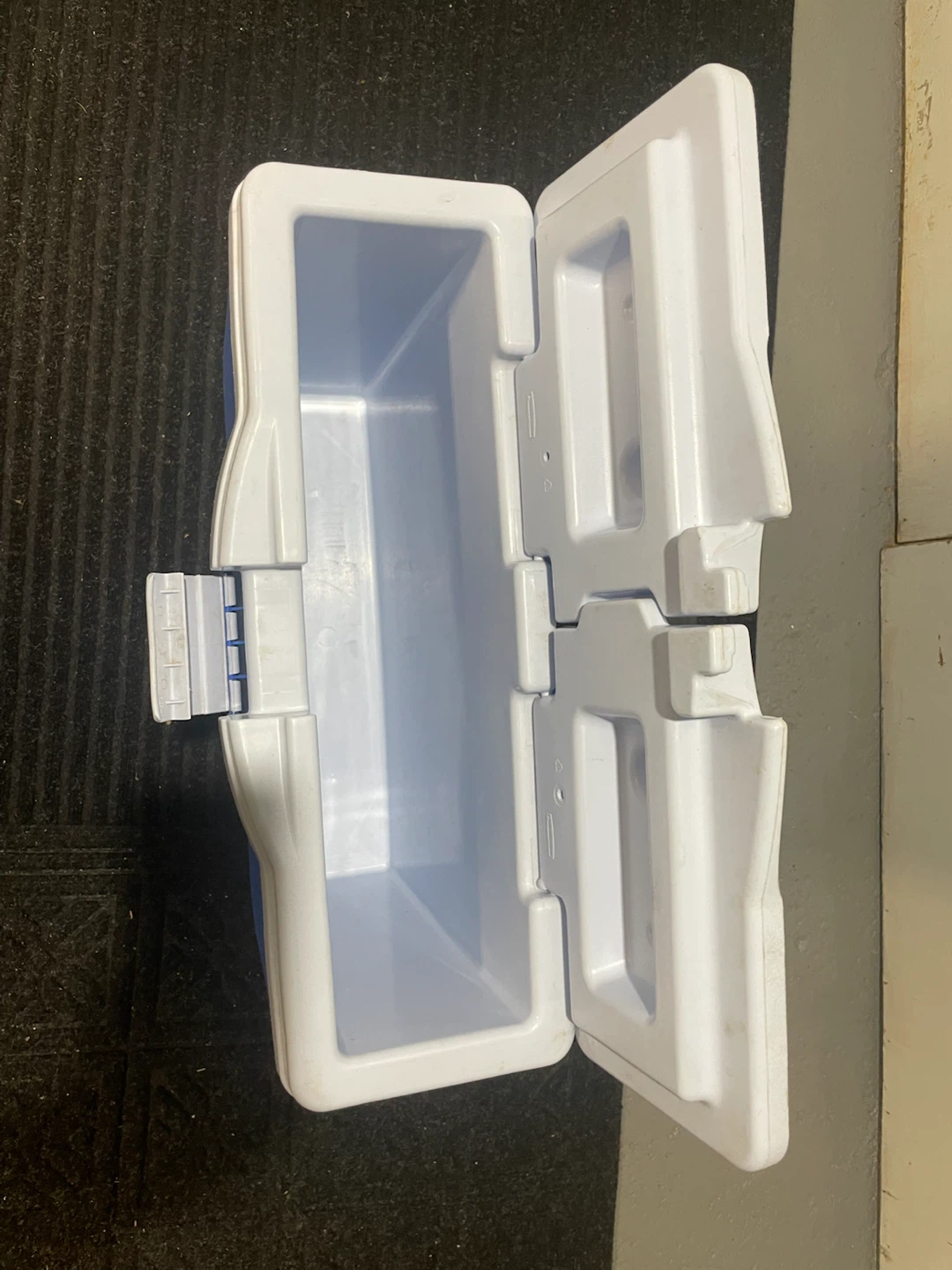 Rubbermaid Blue Cooler - photo 2