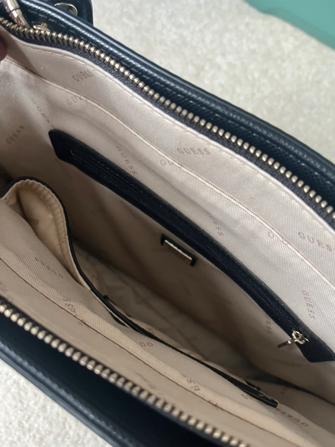 Black Guess Tote Bag - photo 2