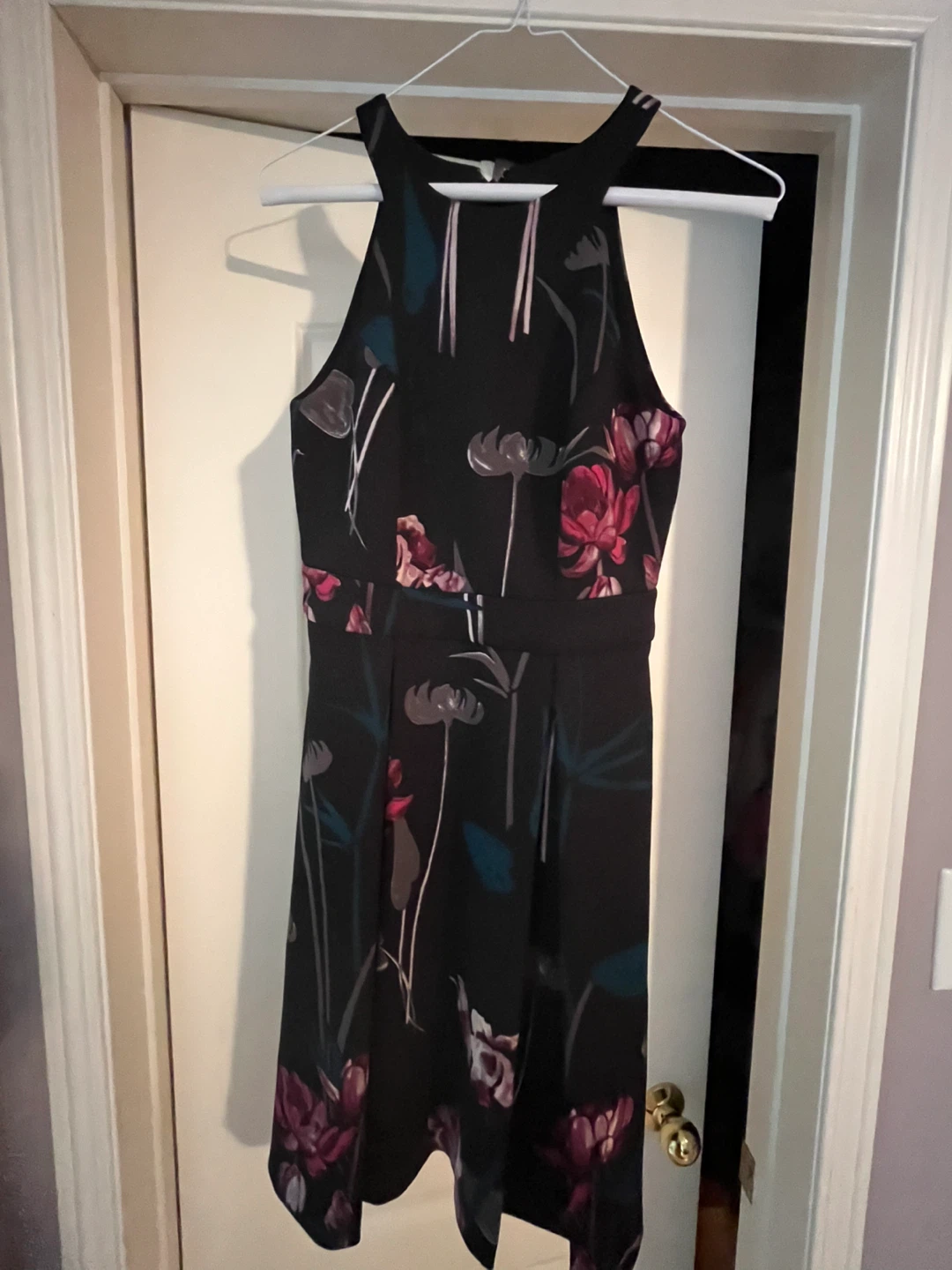 LE CHÂTEAU Black Floral Halter Dress - photo 2