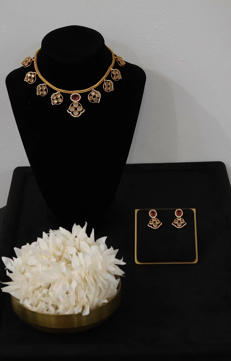 NECKLACE SET- BRAND NEW!!!