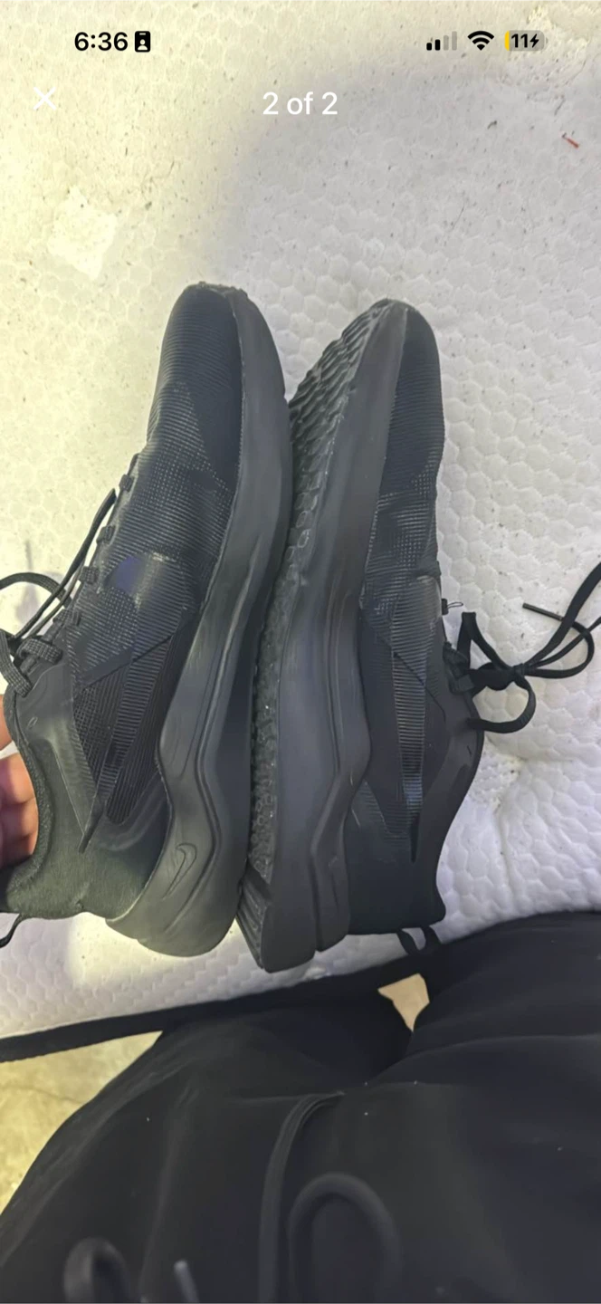 Black Nike Running Shoes - photo 2