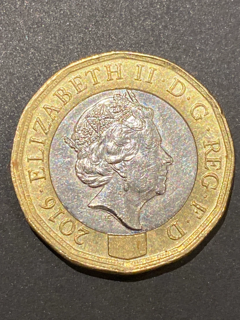 2016 One Pound Coin - photo 2