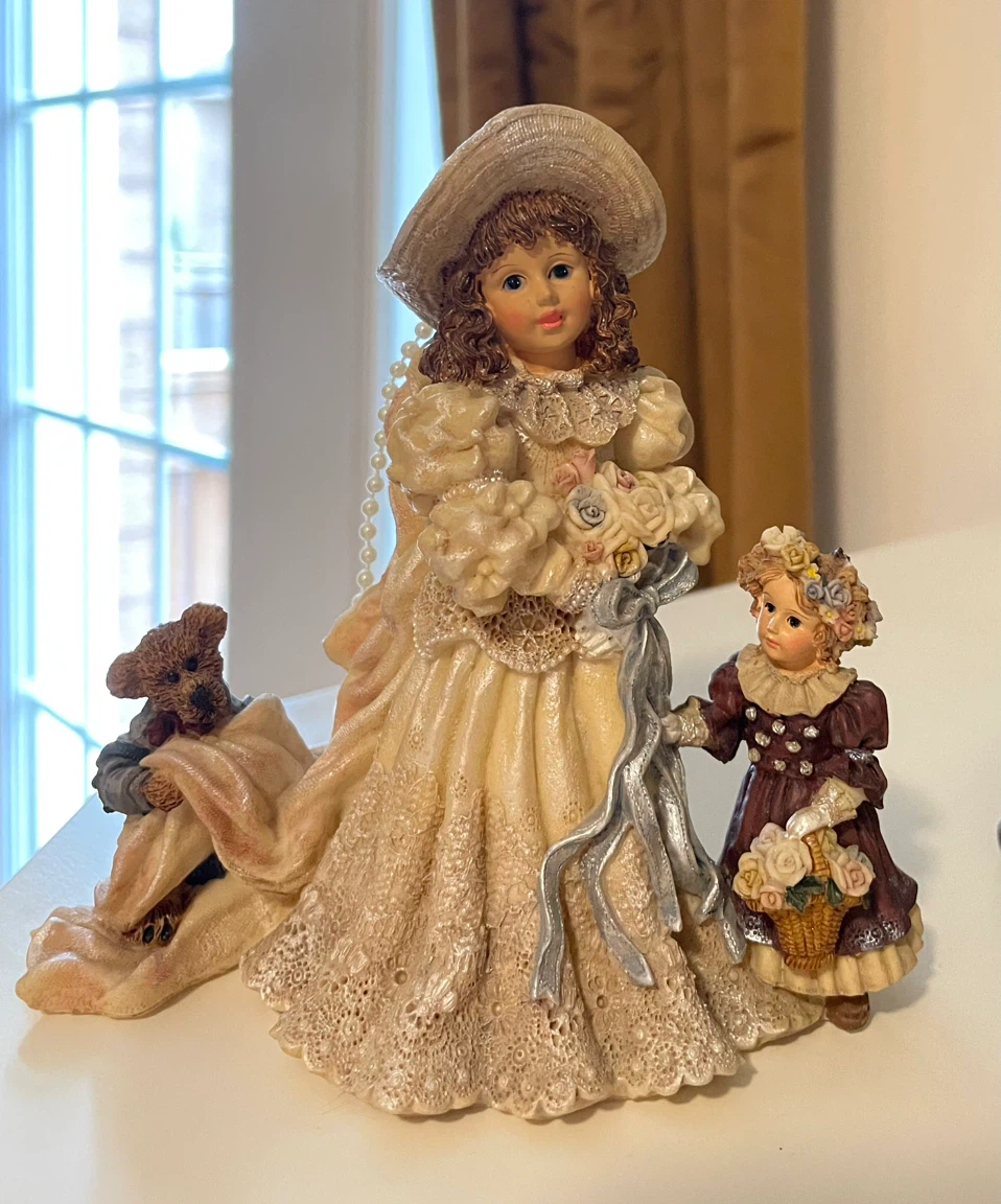 Vintage The Boyds Collection Figurine