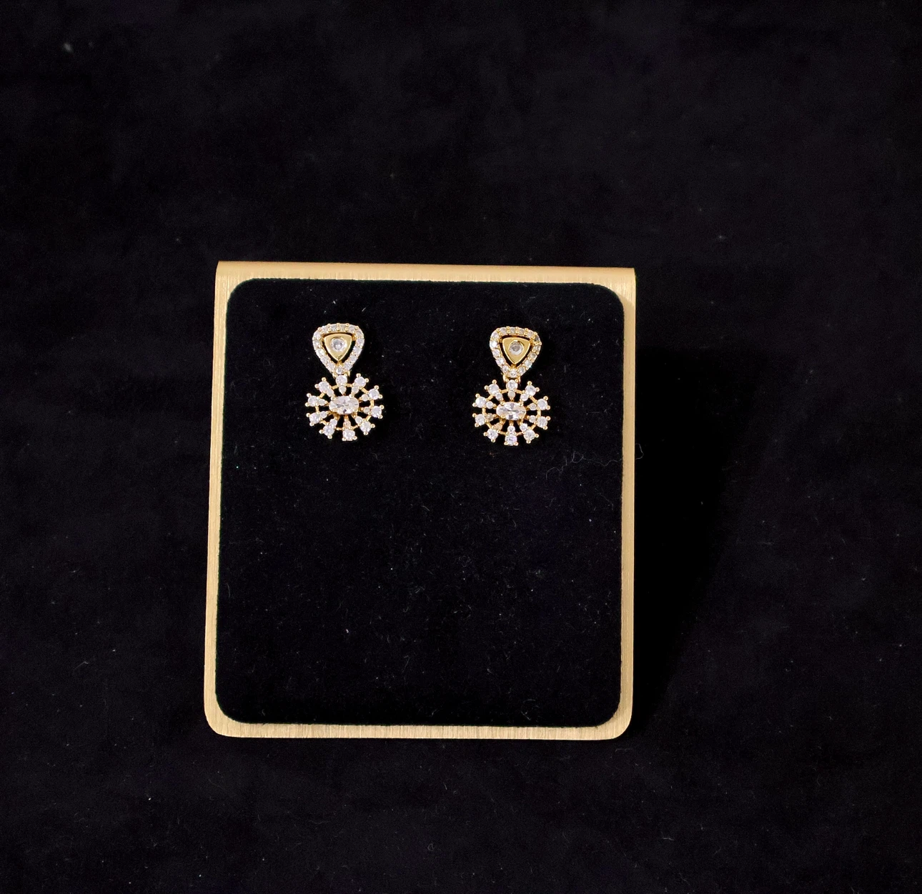 FLORAL NECKLACE SET- BRAND NEW!!! - photo 3