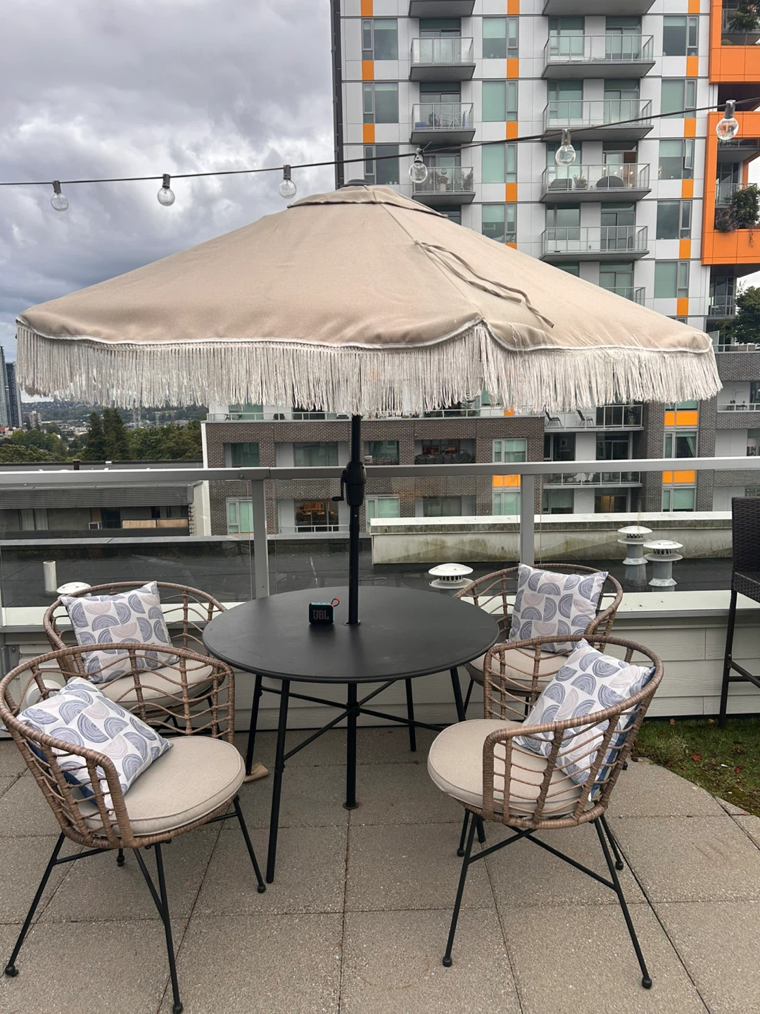 Allen + Roth Patio Dining Set + Umbrella