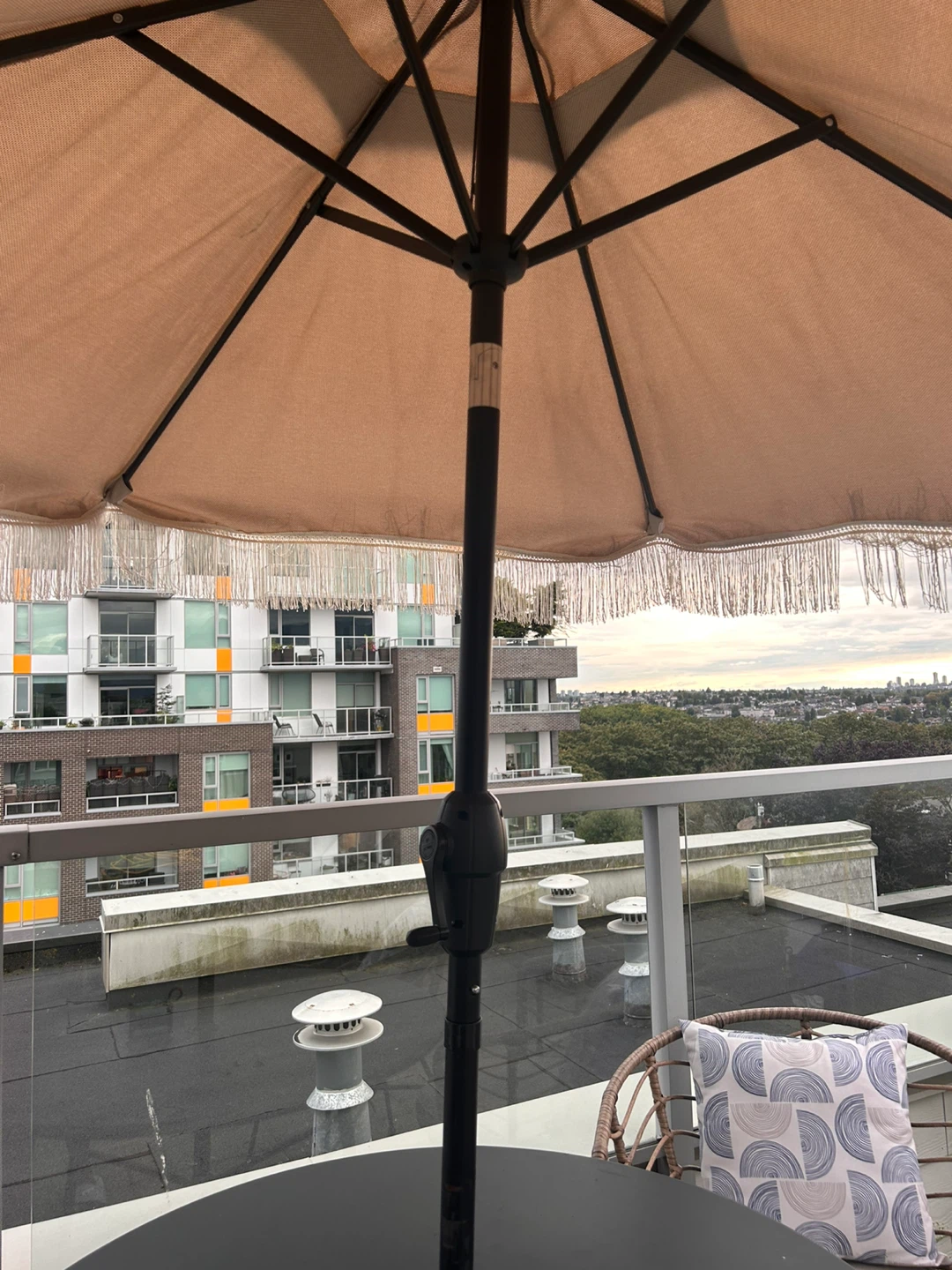 Allen + Roth Patio Dining Set + Umbrella - photo 2