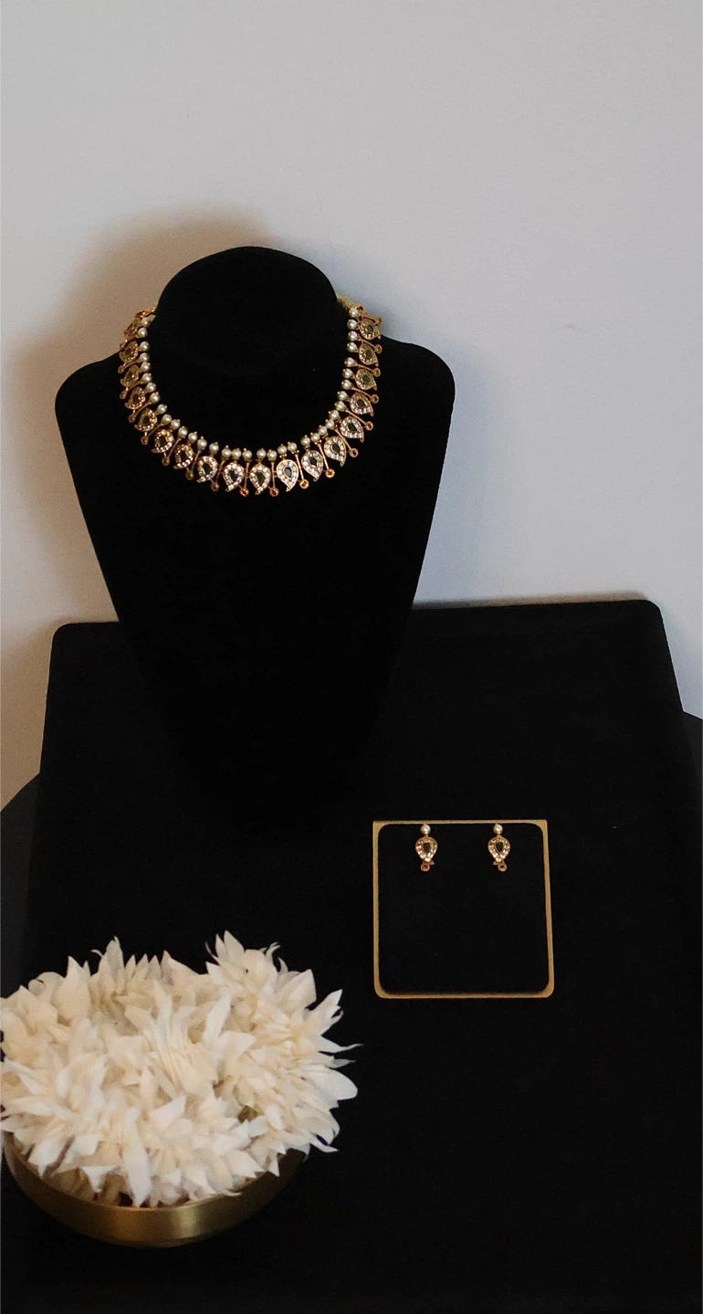 TEMPLE NECKLACE SET- BRAND NEW!!!