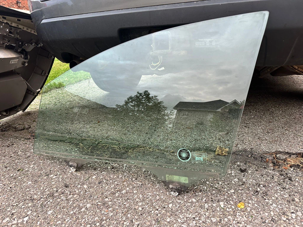 2011 Honda odyssey Pilkington driver Window Glass