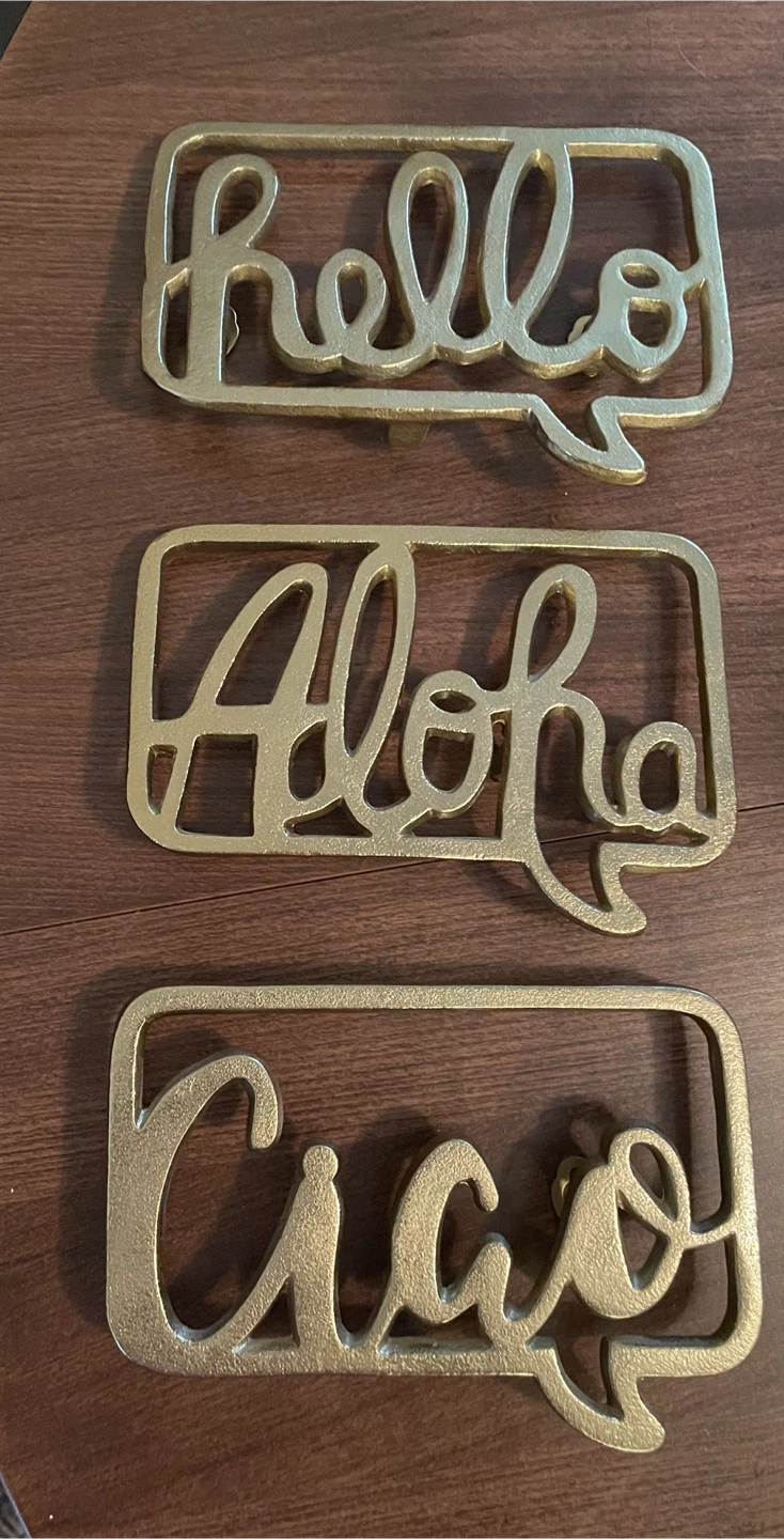 Set of 3 Gold "Hello", "Aloha", "Ciao" Wall Decor Speech Bubbles