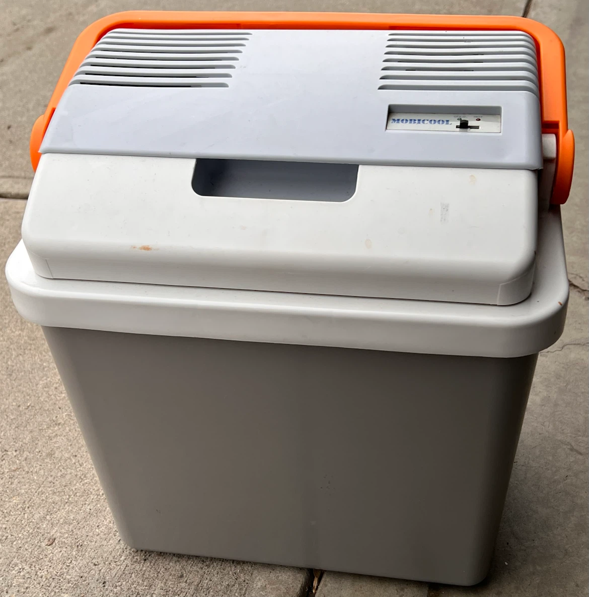 Mobicool Plug-in Heater or Cooler