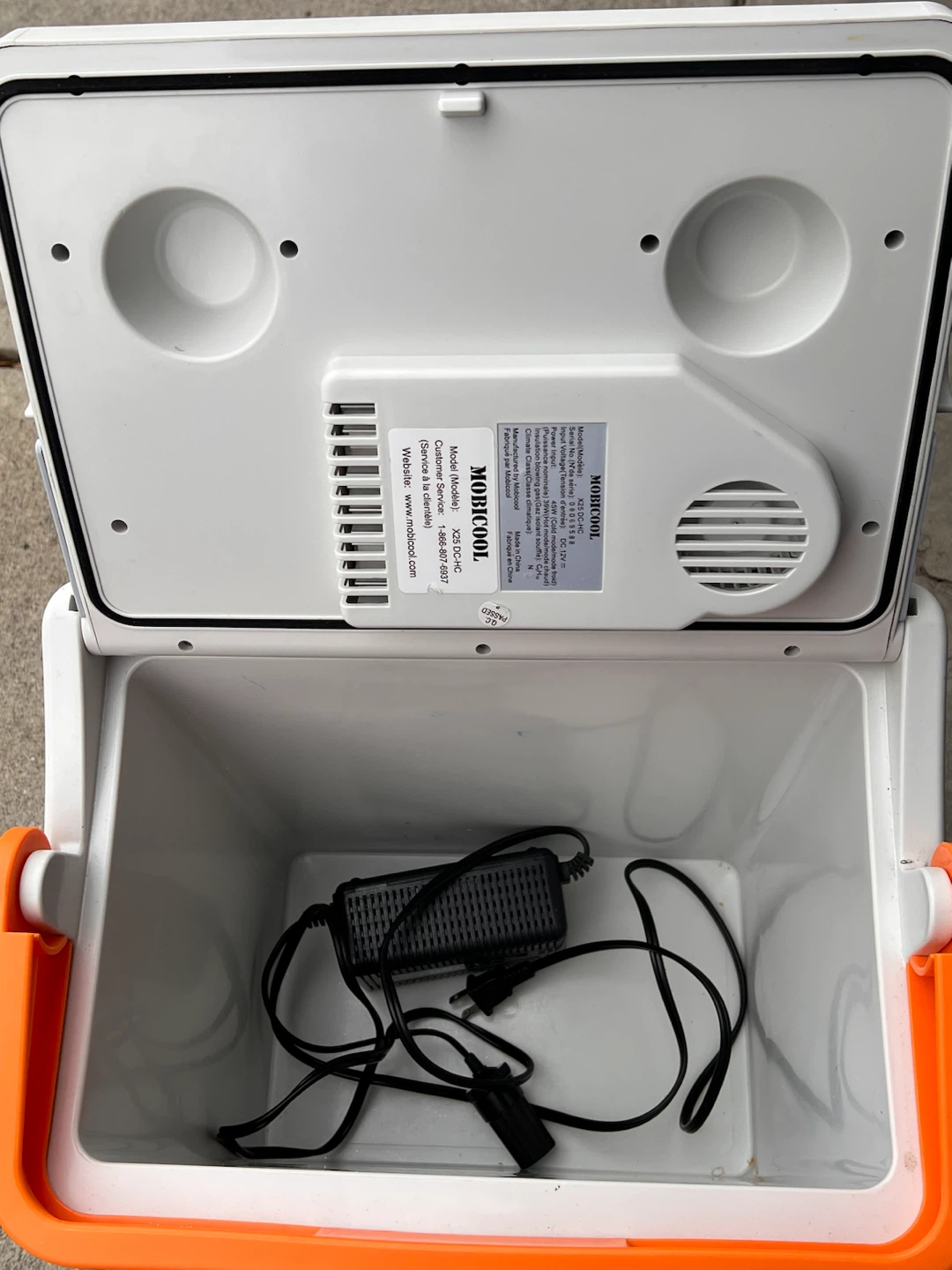 Mobicool Plug-in Heater or Cooler - photo 5
