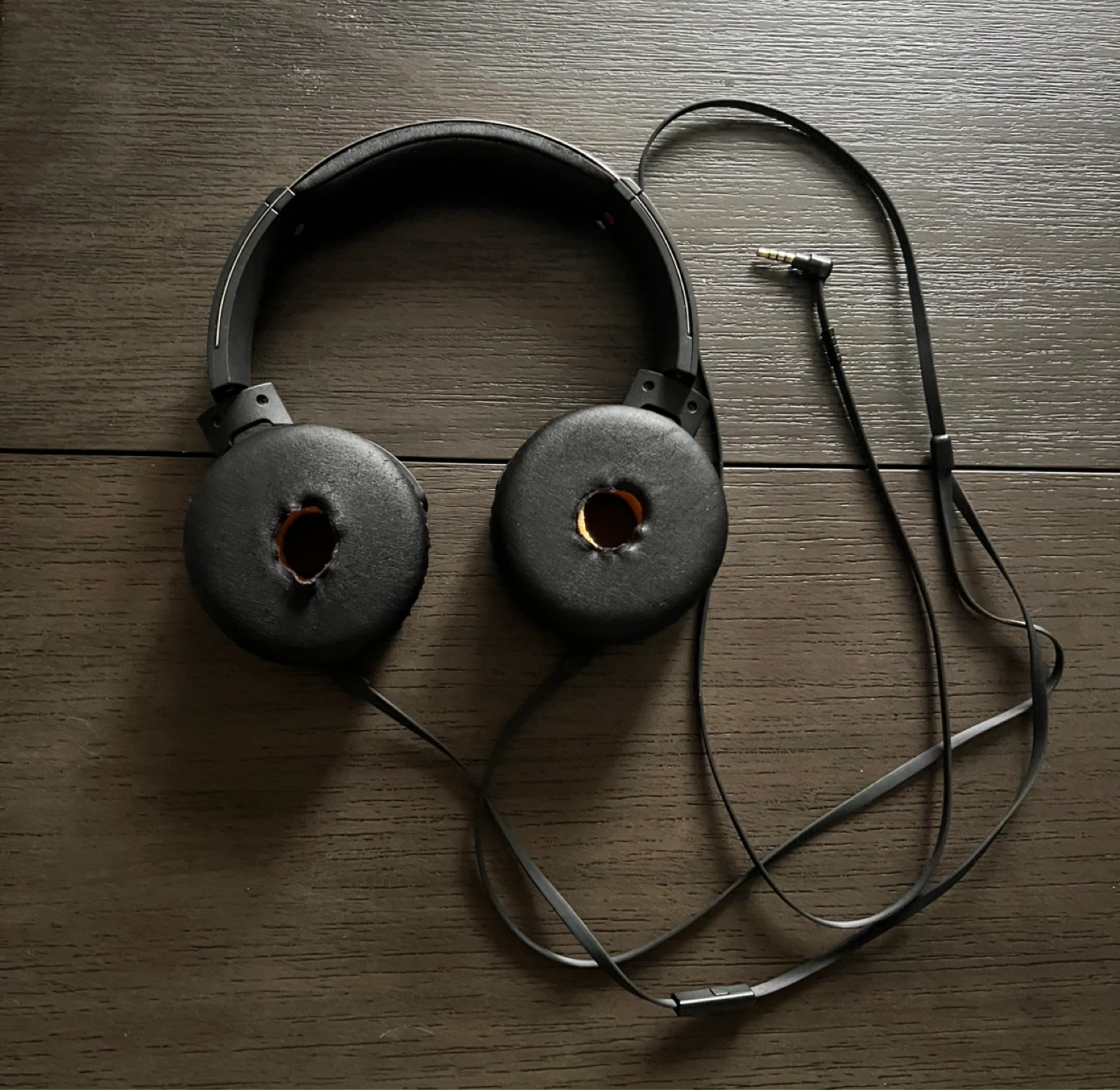 Sony Wired Headphones - photo 2
