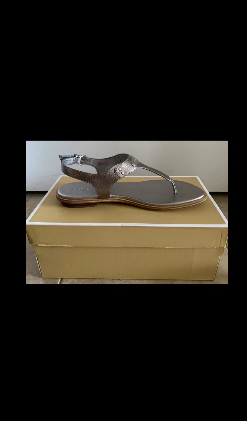 Michael Kors Silver Thong Sandals - New (Size9) - photo 3