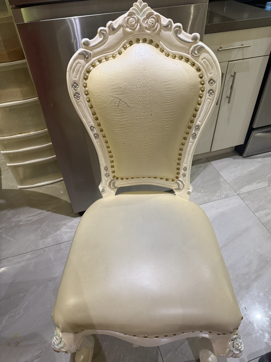 Ornate Dining Table and Chairs Set - photo 2