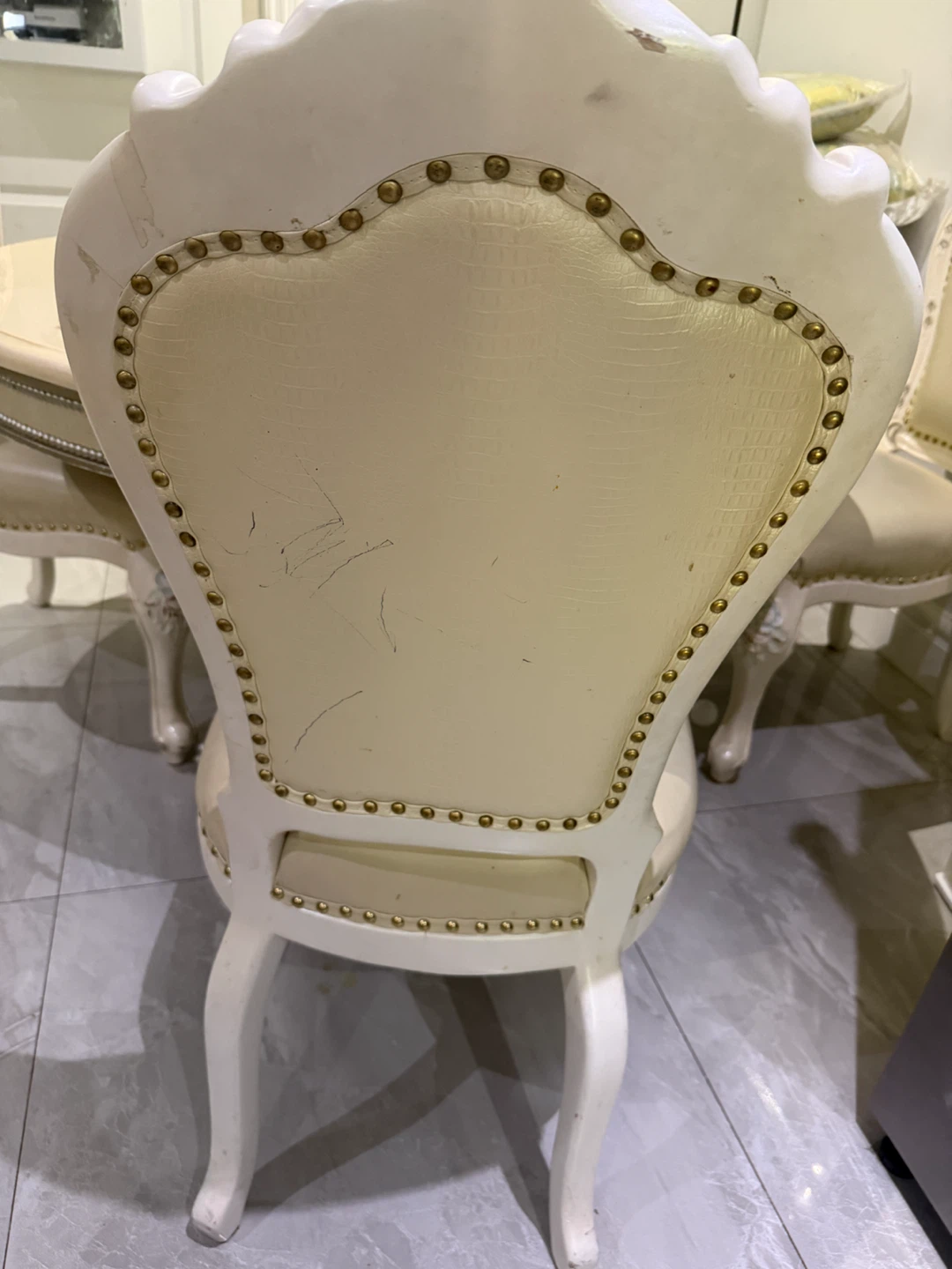 Ornate Dining Table and Chairs Set - photo 3