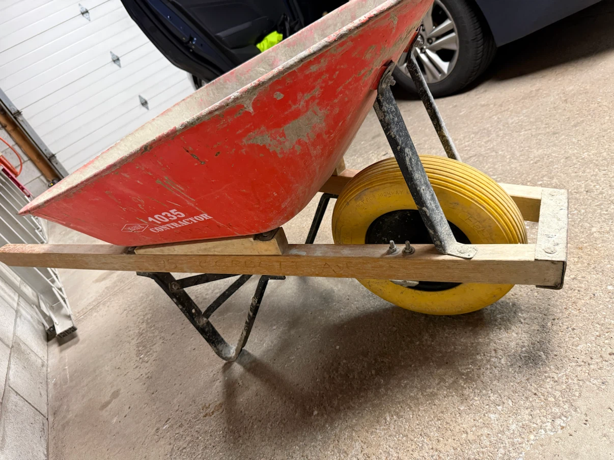 Wheel barrow - photo 5