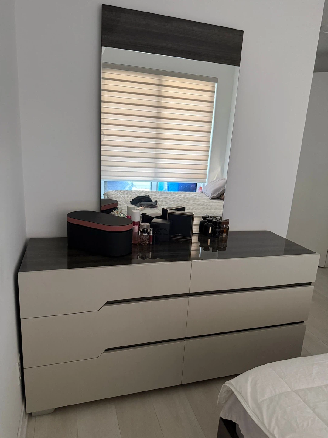 Modern 6-Drawer Dresser with Mirror