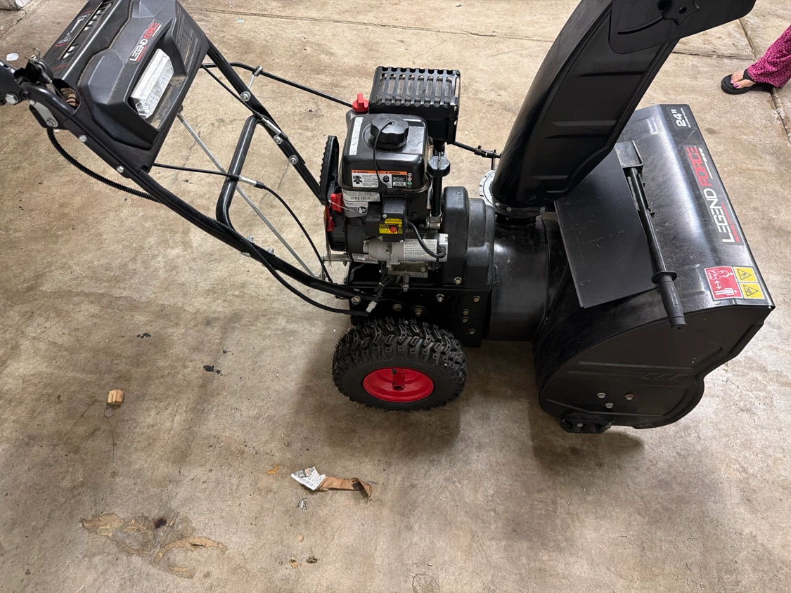 Legend Force 24" Snow Blower - photo 4