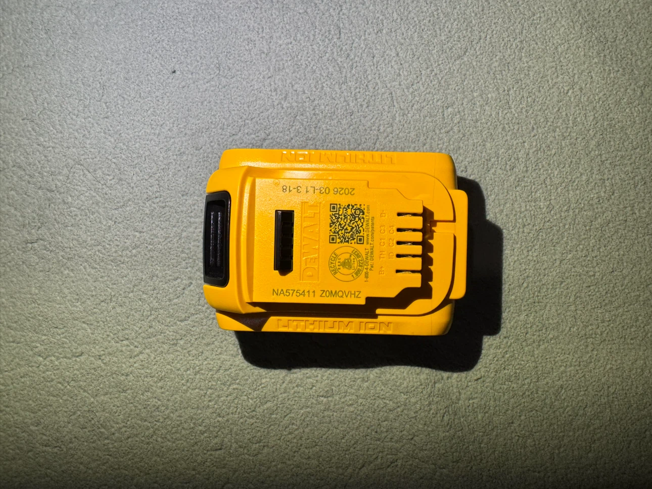 DeWalt 20V MAX 5Ah Lithium-Ion Battery - photo 2