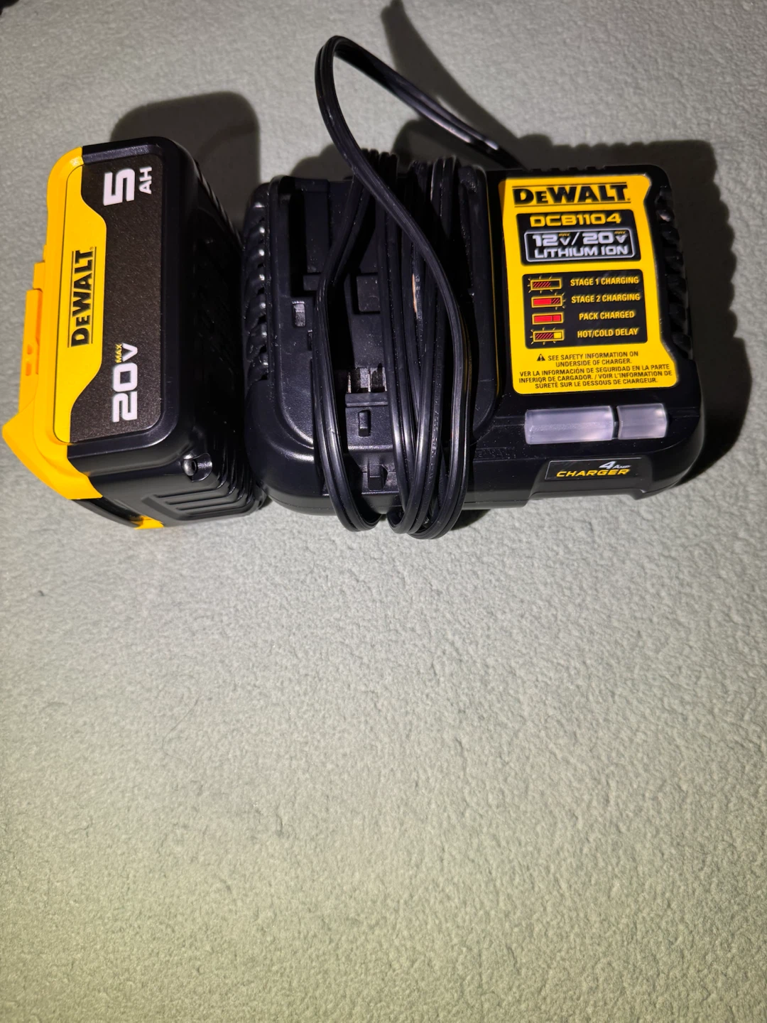 Dewalt 20V 5Ah Lithium Ion Battery & DCB1104 Charger - photo 2