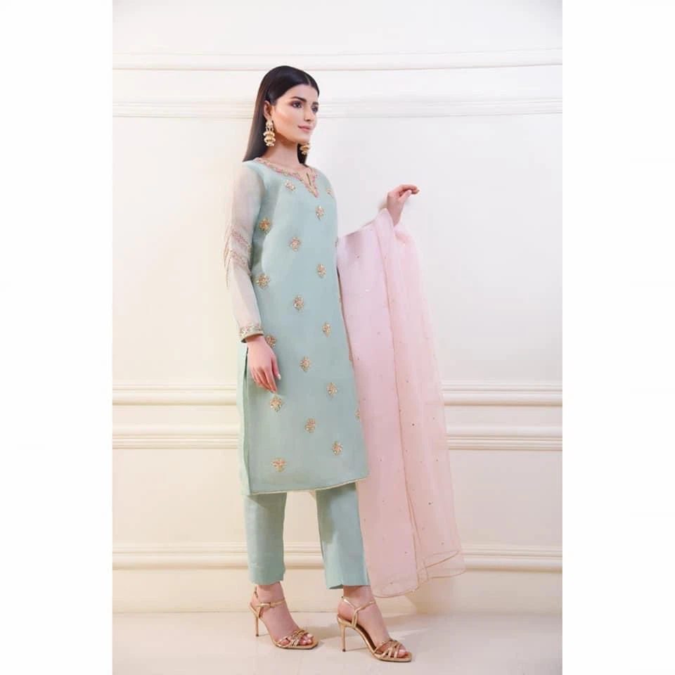 Women's Embroidered Kurti with Pants and Dupatta - photo 3