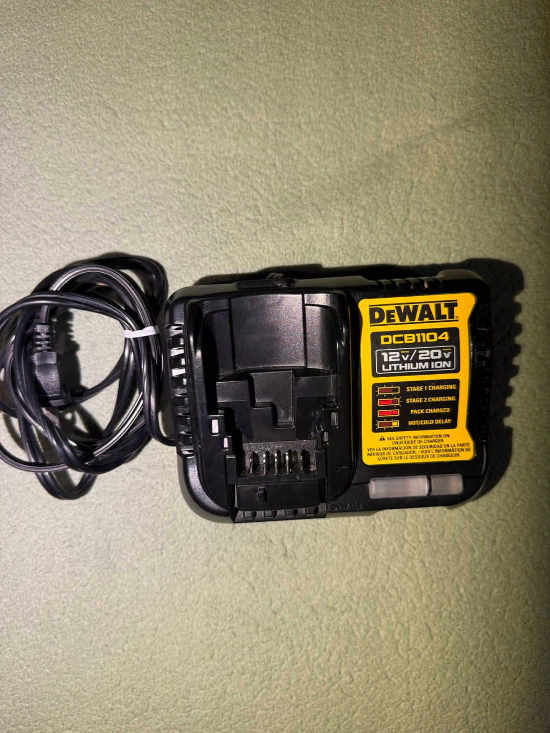 DEWALT DCB1104 12V/20V Lithium Ion Battery Charger - photo 3