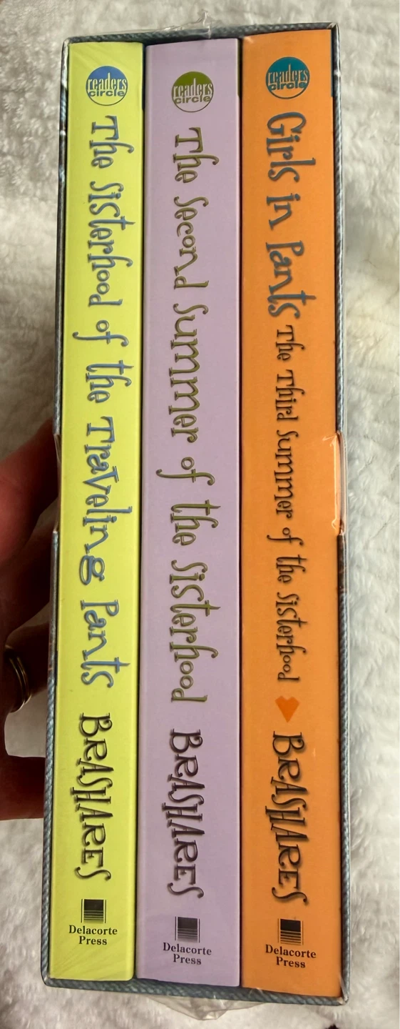 The Sisterhood of the Traveling Pants Book Box Set - photo 3
