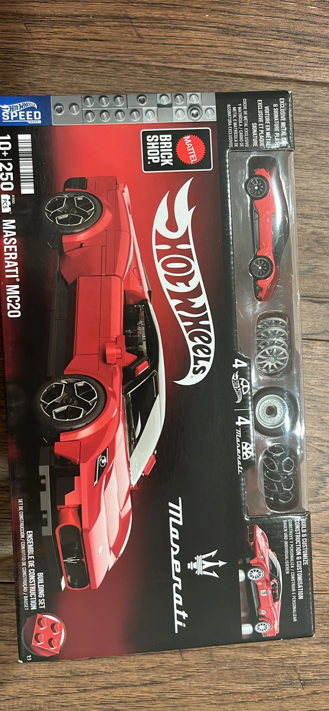 Hot Wheels 250 Piece Maserati MC20 Building Set - photo 2