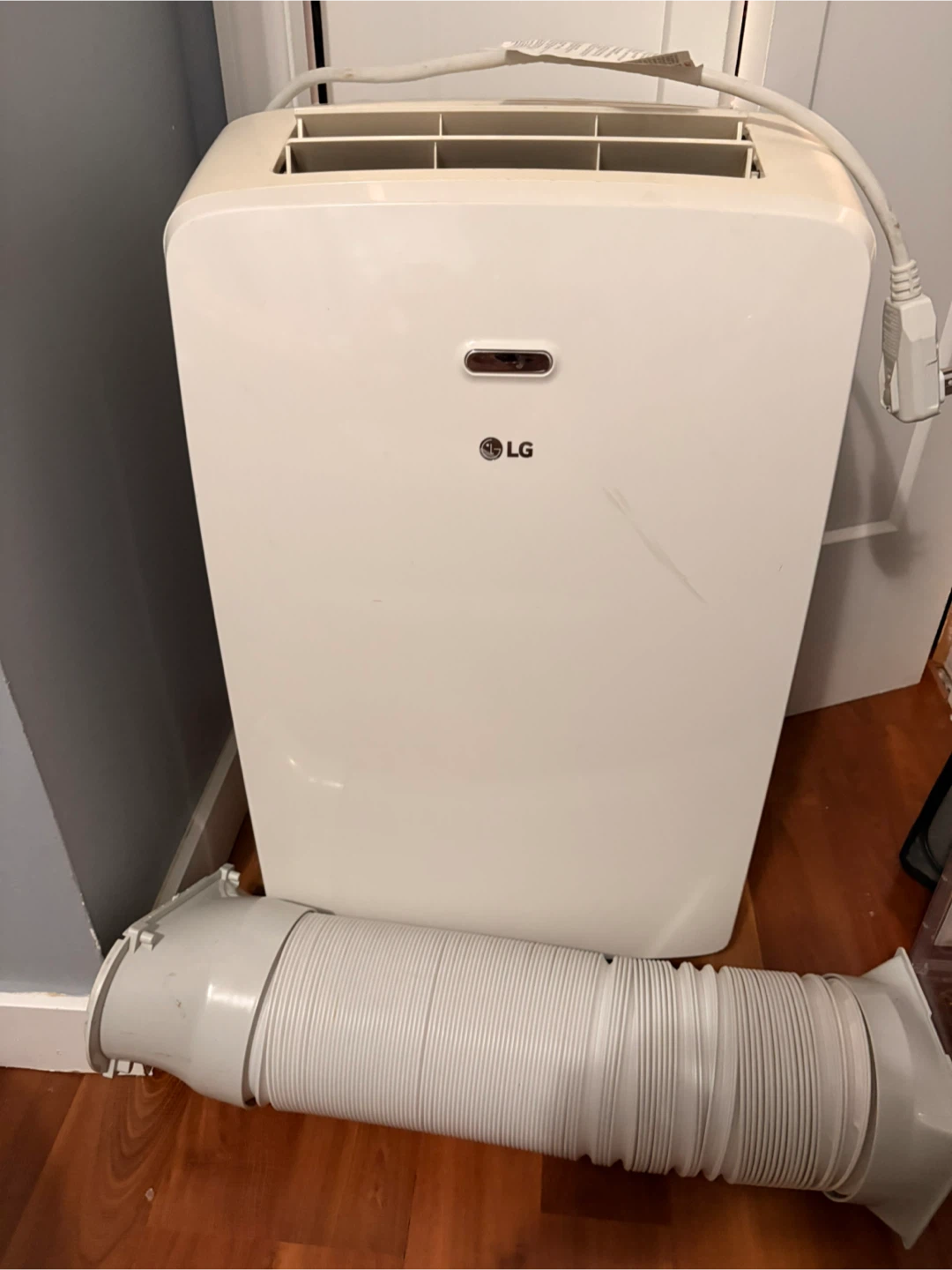 LG LP1017WSR Portable Air Conditioner - photo 4