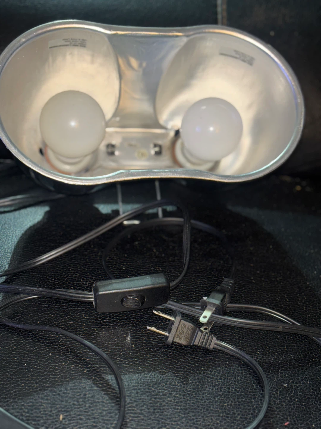 Dual Heat Lamp Fixture