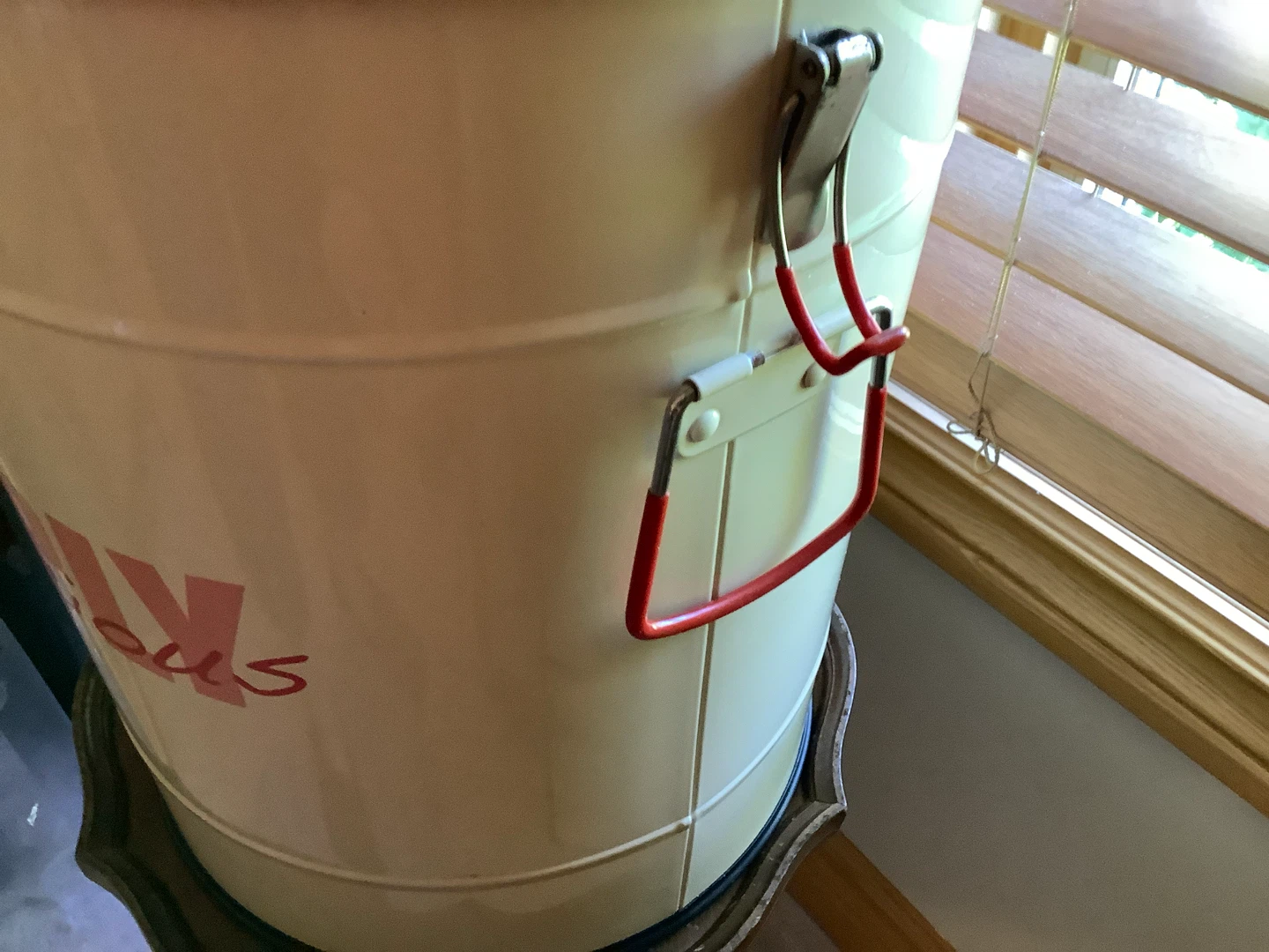 “Simply Delicious” Powder Coated Steel Pet Food Container 🐞 - photo 2