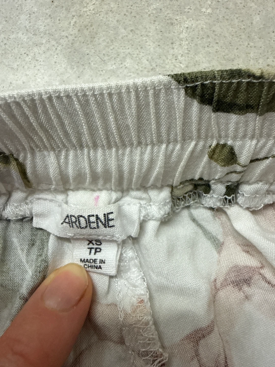 Ardene Floral Shorts XS - photo 2