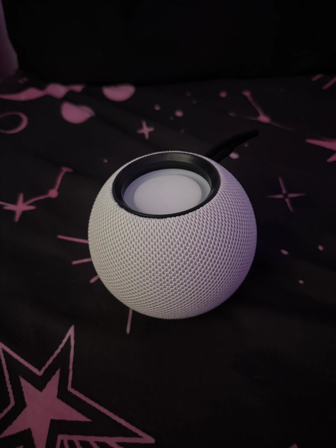 White iHome Bluetooth Speaker - photo 2