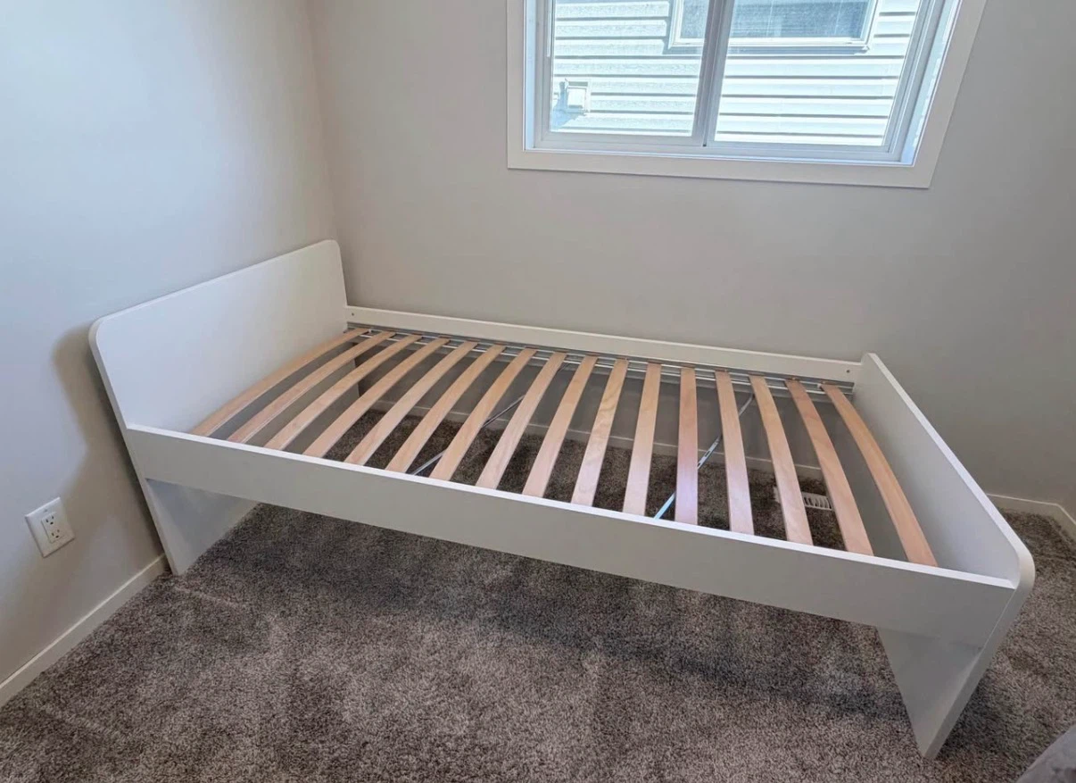 IKEA twin bed frame in white - photo 2