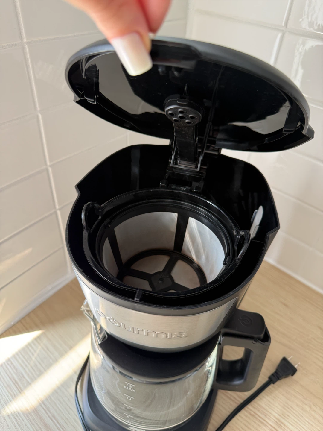 Gourmia 12-Cup Coffee Maker with Amazon Basics Coffee Filters - photo 3