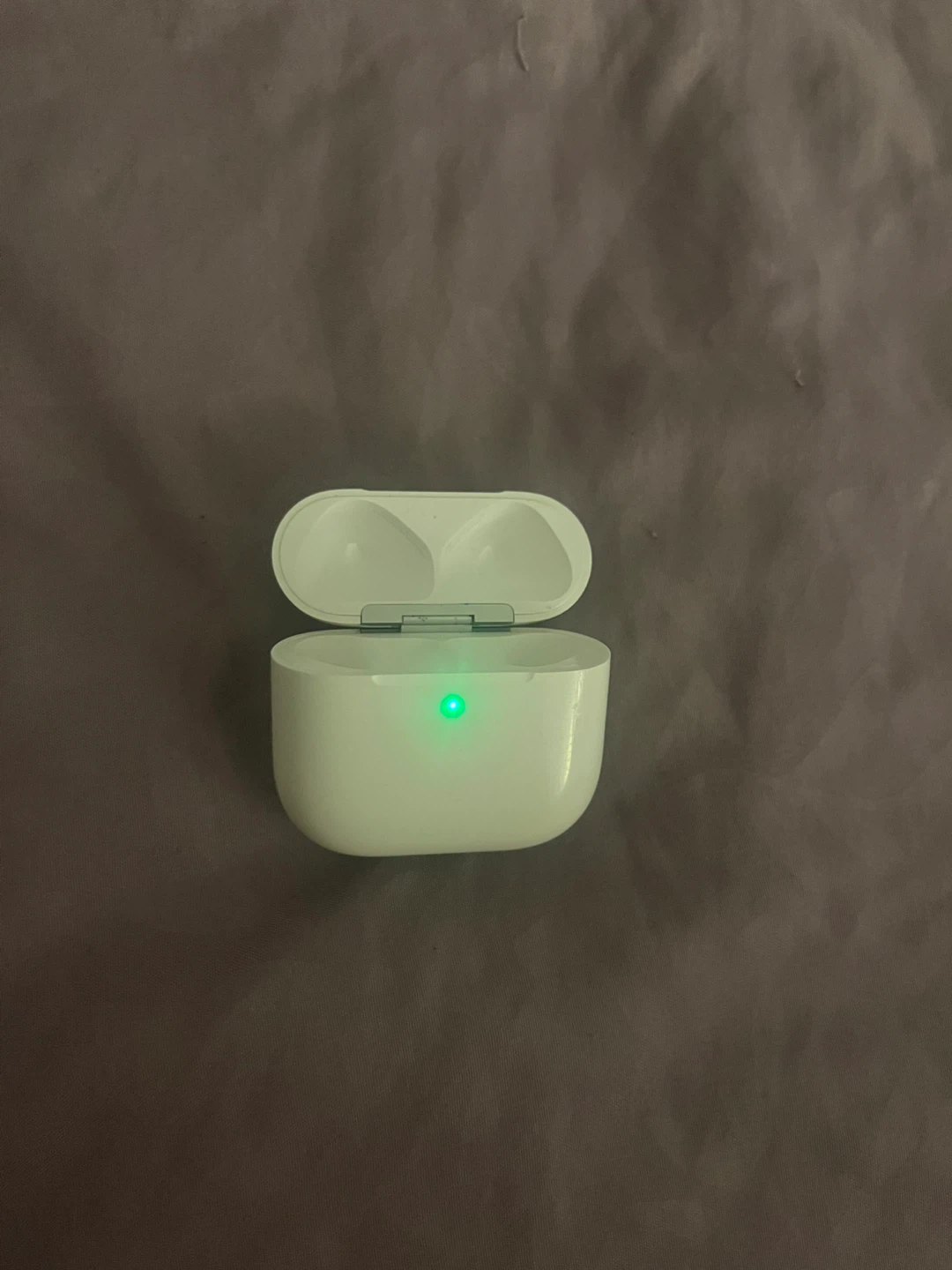Apple AirPods 4th generation case