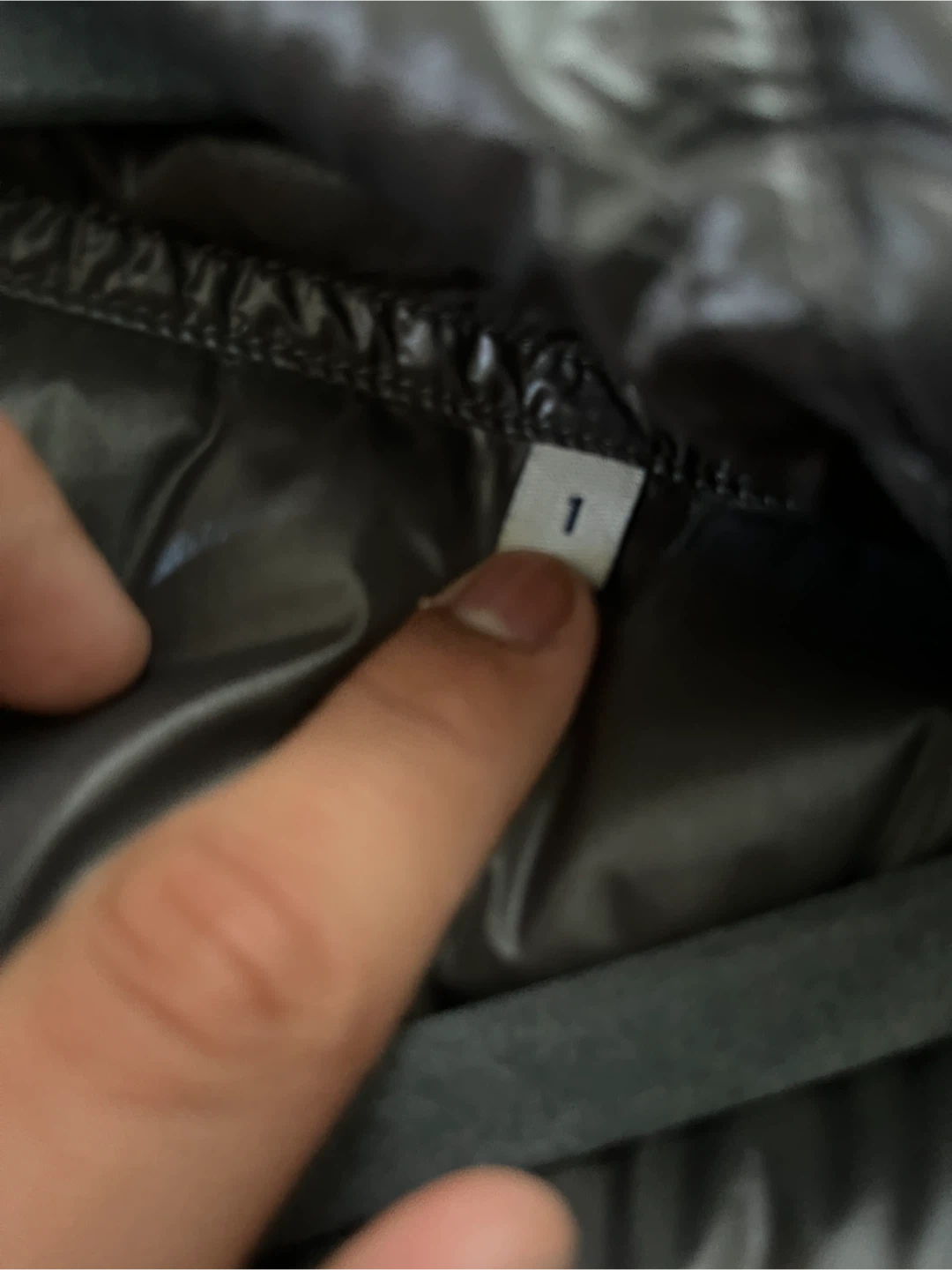 Moncler Black Down Vest Size 1 - photo 3
