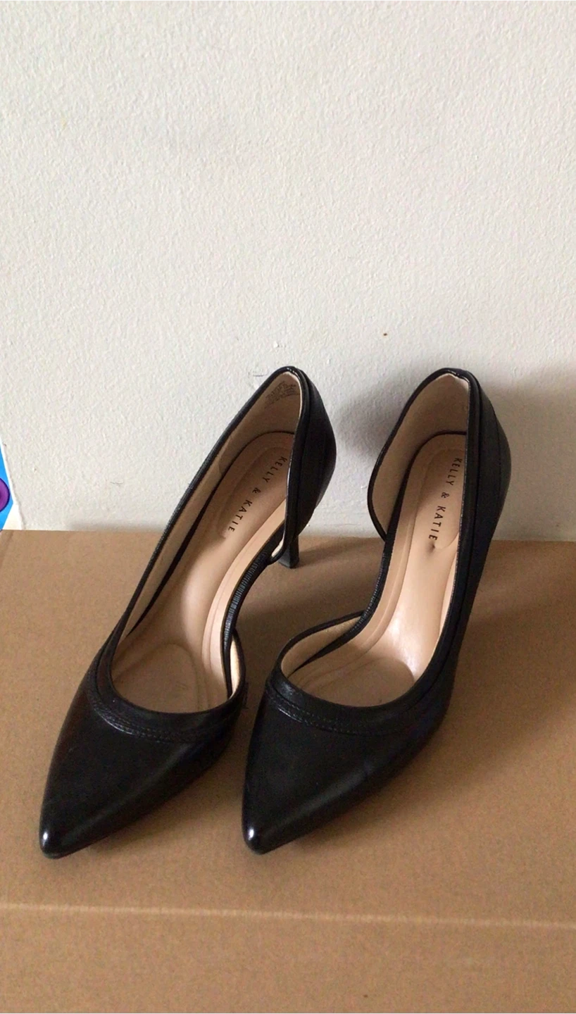 Kelly & Katie Women's Black Pumps