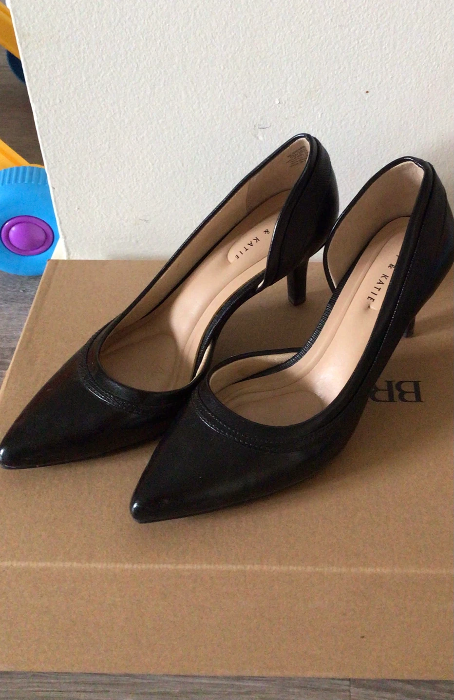 Kelly & Katie Women's Black Pumps - photo 2