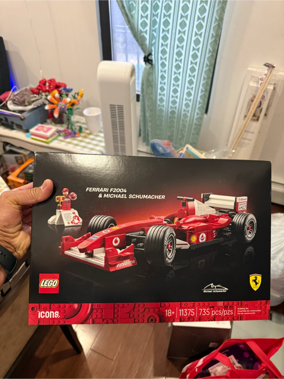 LEGO Icons Ferrari F1-75 & Michael Schumacher 755 pcs - photo 2